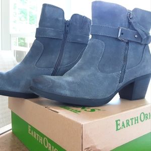 EARTH ORIGINALS SUEDE ZIPPER BOOTS